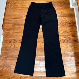 Peak Performance Women’s Stretch Jersey Flare T Pants. Black. Large.